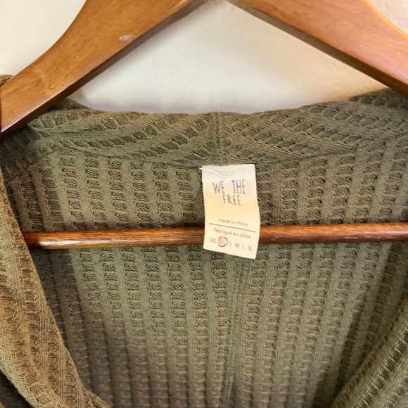 Free People Size XS Green Olive Cowl Neck Wildcat Thermal Pullover Top - Picture 7 of 7